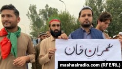 د تحریک انصاف پراخ لاریون کې زرګونه کسان برخه اخلي: انځور له ارشیفه