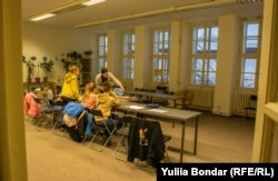 Уроки в культурно-освітньому центрі "Крок" у Празі ведуть у вигляди вікторин, щоб дітям було цікаво