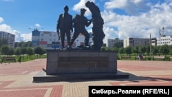 A monument in Prokopyevsk dedicated to the Russian city's coal-mining history.