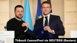 Президент України Володимир Зеленський і президент Франції Емманюель Макрон. Париж, 16 лютого 2024 року