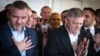Переможець президентських виборів у Словаччині Петер Пеллегріні (зліва) і прем’єр-міністр країни Роберт Фіцо (справа), 6 квітня 2024 року