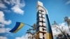 «Пошкоджено як мінімум 7 житлових будинків, знищені автомобілі цивільного населення. На цю хвилину інформації про поранених немає», – Олег Синєгубов