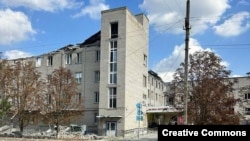 Російські війська цілеспрямовано обстрілюють Бериславський район і безпосередньо райцентр – місто Берислав, повідомили раніше в обласній адміністрації