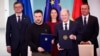 Президент України Володимир Зеленський і канцлер Німеччини Олаф Шольц (праворуч) під час церемонії підписання Угоди про співробітництво у сфері безпеки та довгострокової підтримки між Україною та Німеччиною. Берлін, 16 лютого 2024 року