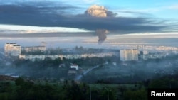 Дым после вероятной атаки беспилотника в Севастополе, Крым, 29 апреля 2023 года