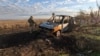 «Ми вже зробили кладовище зі спалених машин»: як FPV-дрони знищують логістику армії РФ