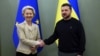 Президентка Єврокомісії Урсула фон дер Ляєн (л) із президентом України Володимиром Зеленським, архівне фото