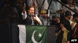 عمران خان د اګست پر ۱۳مه په لاهور کې جلسې ته په وینا کې وویل، د حکومت ضد هڅې یې پرېکنده پړاو ته داخلې شوې دي.