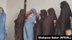 تصویر آرشیف: تعدادی از زنان نیازمند به کمک در ولایت هرات