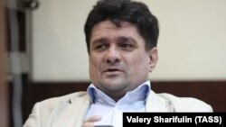 Вадим Прохоров сказав, що залишив Росію за кілька днів до того, як суд у Москві засудив Володимира Кара-Мурзу до 25 років ув’язнення