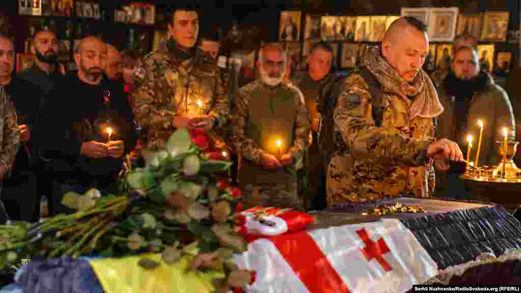 Заупокійна служба за грузинським добровольцем Едішером Кварцхелія в Володимирському кафедральному соборі в Києві