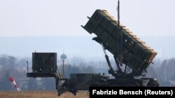 За словами джерел CNN, сама система все ще працює, і радарний компонент Patriot – один з його найважливіших елементів – не був пошкоджений.