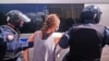 В Петербурге в суде задержали активистку. Она пришла поддержать подругу