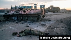 Украинадагы сугышта һәлак булган Русия хәрбие. Архив фотосы