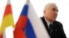 Югоосетинский лидер на днях побывал с рабочим визитом в российской столице. Однако результаты поездки Леонида Тибилова в Москву оказались неубедительными