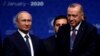Президенты России и Турции - Владимир Путин (справа) и Реджеп Эрдоган 