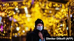 У ВООЗ попередили, що зібрання різних сімей, знайомих і релігійних груп під час новорічно-різдвяних свят створює «значний ризик» поширення COVID-19 в перші тижні і місяці 2021 року