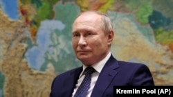 Як заявив російський керманич Володимир Путін, це може бути необхідним, щоб провести «демократичні вибори»