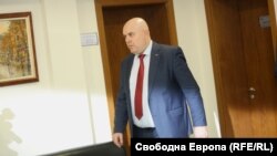 Despite street protests and rights groups' opposition, Bulgaria's Supreme Judicial Council has approved Ivan Geshev as new chief prosecutor.