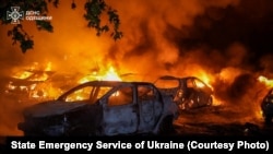 Горящие автомобили, Одесса, Украина, 22 июля 2025 года