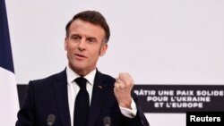 За словами Макрона, Франція та Велика Британія отримали мандат очолити коаліційні зусилля з питань, пов’язаних з українською оборонною спроможністю