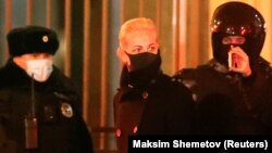 Після побачення, яке проходило за допомогою телефону через скло, Юлія Навальна написала у  своєму інстаграмі, що її чоловік схуднув до 76 кілограмів при зрості в 190 сантиметрів