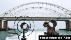 Во время дежурства сотрудников береговой охраны Пограничного управления ФСБ России по Республике Крым в Керченском проливе, 5 декабря 2018 года