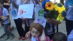 У Празі з нагоди Дня пам’яті жертв депортації провели акцію солідарності з кримськими татарами (відео)