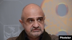 Երևանի Հովհ. Թումանյանի անվան տիկնիկայի թատրոնի գեղարվեստական ղեկավար Ռուբեն Բաբայան
