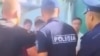 Полиция применила силу к детям во время принудительного выселения из детдома
