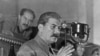 Йосип Сталін, генеральний секретар Комуністичної партії Радянського Союзу доповідає про проєкт нової радянської конституції у Кремлі. Москва, 1936 рік