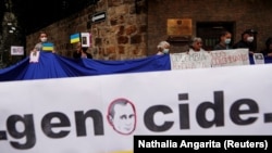 Під час акції на підтримку України і проти агресії Росії біля російського посольства в Колумбії. Богота, 26 лютого 2022 року