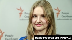Ольга Решетилова пояснила, що в умовах воєнного стану створити абсолютно незалежний орган практично неможливо, адже він потребує змін у Конституції, яку не можна змінювати під час війни