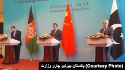 نشست وزرای خارجه افغانستان، پاکستان و چین در ۲۳ دسمبر سال ۲۰۱۷ در چین