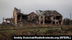 Зруйноване село Піски неподалік Донецького аеропорту, грудень 2017 року