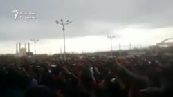 Ақтўбеда "ер сотилиши"га қарши ўтган митингдан лавҳа