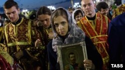 Наталія Поклонська (с) з іконою «святого страстотерпця царя Миколи II»