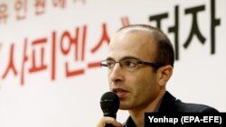 کتاب «انسان خردمند» نوشته یووال نوح هراری به زبانهای مختلف ترجمه و در بسیاری از کشورها با استقبال مواجه شده است.