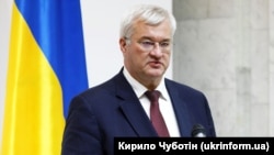 «Я був радий зустрітися з Жозепом Боррелем і подякувати йому за його виняткову особисту відданість єдності та силі ЄС у підтримці України», – написав міністр