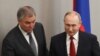 Голова Державної думи РФ Вʼячеслав Володін (л) і російський лідер Володимир Путін, архівне фото, 2020 рік