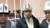 Камчыбек Ташиев, Садыр Жапаров и Талант Мамытов на судебном заседании, Бишкек, 25 января 2013 года.