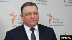 Станіслав Шевчук: Що значить «переорієнтувалися»? Це значить, що раніше деякі члени суду орієнтувалися на Петра Порошенка? А зараз ми орієнтуємося на Володимира Зеленського? Суд – незалежний