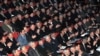 Участники официального собрания апплодируют акиму области Бергею Рыскалиеву. Атырау, 11 февраля 2009 года. 