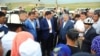 Өкмөт башчынын Баткендеги жолугушууларынын бири. 