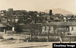 Стара Алушта. Десь нагорі зліва був дім родини Ільяса Ешрефа