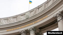 Київ сказав Будапешту: «Путін не розрізняє національностей, коли віддає накази своїм військам знищувати людей»