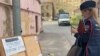 Полиция в Петербурге разгоняет гражданский театр во дворе Фонтанки