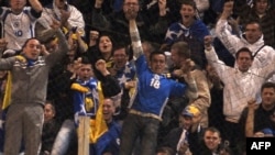 Navijači BiH na jednoj od utakmica za kvalifikacije za EURO 2012