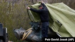Пам’ятник радянському маршалові Конєву прибрали з празької площі ще 3 квітня 2020 року, але пристрасті не вщухли