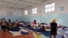 Власти Баткенской области заявили, что 13 с половиной тысяч кыргызов были эвакуированы из приграничных сел.